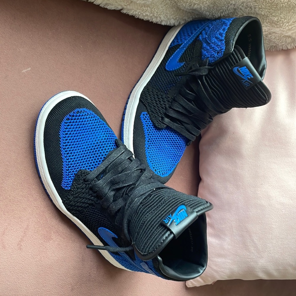 Air Jordan retro 1s high fly knit
